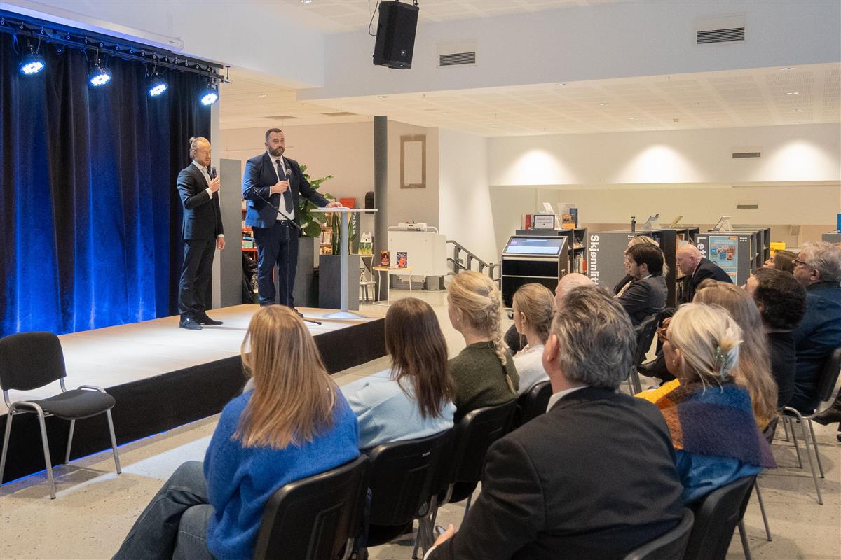 Kikindastatue sermonien 2025 11 13 - Klikk for stort bilde