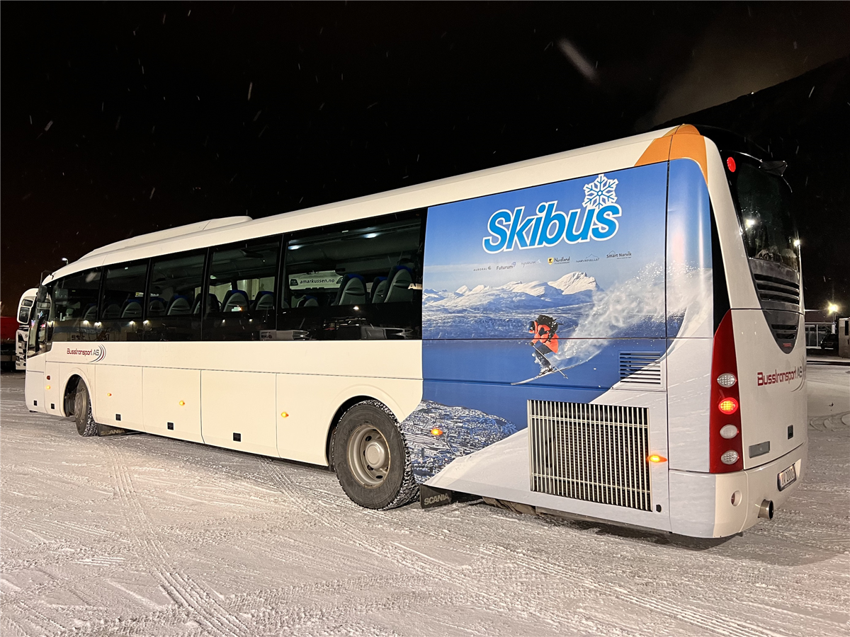 Skibussen i Narvik. Foto. - Klikk for stort bilde
